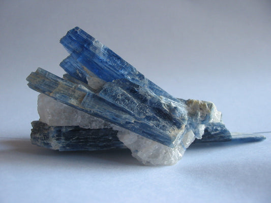 Kyanite Meaning Guide